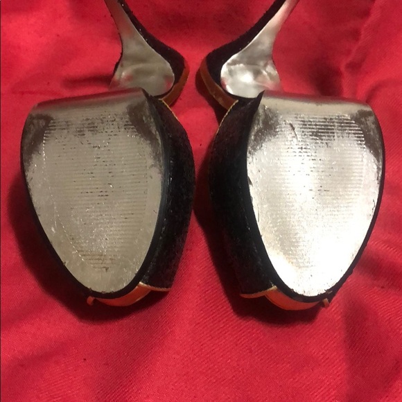 E live from the red carpet heels - Picture 2 of 6